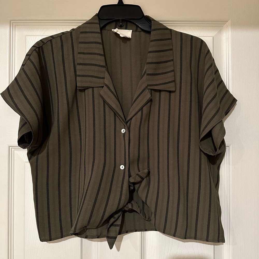 Cropped green stripped top